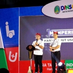 Wali Kota Pasuruan didampingi wakilnya ketika memberi sambutan dalam peringatan HLUN 2026.