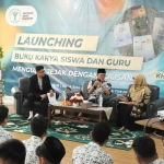 Peluncuran buku karya guru dan siswa SMA Al Muslim yang dihadiri penyair dan budayawan KH D Zawawi Imron, Rabu (17/5/2023).