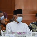 Wali Kota Pasuruan Saifullah Yusuf (Gus Ipul) saat Rakor Program Pemberantasan Tindak Pidana Korupsi di Kantor Wali Kota Surabaya, Jumat (30/4/2021).