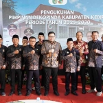 Bupati Kediri Hanindito Himawan Pramana, dan Ketua Dekopinda Kabupaten Kediri Buat Santoso, bersama jajaran Dekopinda Kabupaten Kediri. (Ist)