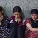 ?cewek-cewek ABG dari minoritas suku Yazidi, yang dijadikan budak seks pasukan ISIS. foto: repro mirror.co.uk