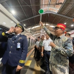 Pemberangkatan perjalanan perdana KA Sancaka Utara