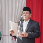 Plh Bupati Lamongan, Abdul Rouf saat memimpin apel Hari Santri Nasional