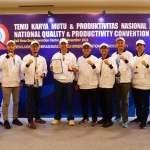 Gugus Inovasi Petrokimia Gresik, GIO ONSPEK usai menerima penghargaan Diamond, Most Favorite, dan Best Performance pada ajang TKMPN ke-38. FOTO: Ist.