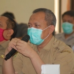 Plt. Kepala Dinas Kesehatan Trenggalek, dr. Saeroni. (foto: HERMAN/ BANGSAONLINE).