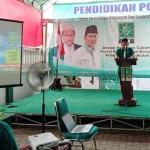 Ketua DPC PKB Bangkalan Ir. Mondir Rofii memaparkan tentang penting pendidikan politik bagi generasi milenial yang di Gelar di Graha PKB, Sabtu (07/12/2019).