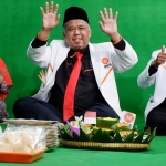 Irwan Setiawan, Ketua DPW PKS Jatim saat tasyakuran milad 19 tahun PKS di Kantor DPW PKS Jawa Timur. foto: istimewa