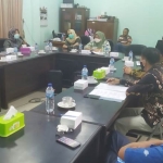 Komisi D DPRD Jombang saat hearing dengan Dewan Pendidikan. foto: AAN AMRULLOH/ BANGSAONLINE
