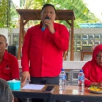 Ketua DPC PDIP Gresik, Mujid Riduan, saat konsolidasi internal partai dan sosialisasikan intruksi DPP Nomor 232 tahun 2025. Foto: Ist