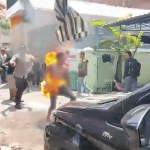 Pembakaran pelaku curanmor di Gubeng, Surabaya.