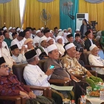 Cak Imin bersama sekitar seribu ulama dan kiai dalam acara musyawarah kubro di Pondok Pesantren Bhumi Sholawat di Tebo, Sidoarjo. foto: PKB for BO