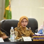 Wali Kota Kediri (tengah) saat memberi sambutan.