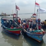 Tiga kapal penangkap ikan menggunakan jaring trawl diamankan Satpolairud Polres Gresik. foto: ist.