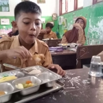 Program MBG yang diselenggarakan untuk siswa di kecamatan modung (dok. RRI)