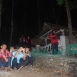 Pengunjung yang memadati Alas Srigati di malam 1 Syuro kemarin. foto: ZAINAL A/ BANGSAONLINE