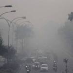 Kabut asap yang menyelimut Pekanbaru. foto: sumutpos