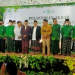 Prof Dr KH Asep Saifuddin Chalim, MA foto bersama dengan para pengurus Pergunu yang baru dilantik dan para tokoh Yogyakarta. Foto: mma/ bangsaonline.com