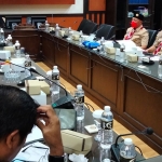 Dengar pendapat antara Komisi E DPRD Jatim dengan pengurus Kwarda Gerakan Pramuka Jatim terkait belum turunnya SK dari Kwarnas. Foto: Ist