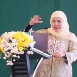 Khofifah Indar Parawansa saat pemaparan dalam acara Tolerance Education Festival yang diselenggarakan Fakultas Tarbiyah dan Keguruan UINSA Surabaya, Selasa (21/1/2025). Foto: bangsaonline