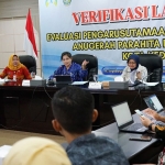 Pj Wali Kota Zanariah saat memaparkan implementasi pengarusutamaan gender (PUG) Kota Kediri tahun 2023. Foto: Ist. 
