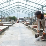 Para pekerja saat menggarap pembangunan Pasar Wates. Foto: Ist.