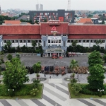 Balai Kota Surabaya.