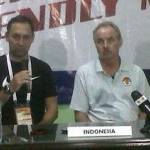?

Text foto

Pelatih Timnas Indonesia, Alfred Riedl (kanan), saat memberikan konferensi pers di ruang VVIP GOR Delta Sidoarjo didampingi Wolgang Pikal.