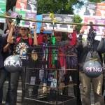 Puluhan wartawan Malang melakukan aksi turun jalan memperingati hari Kebebasan Pers. foto: putut priyono/ BANGSAONLINE