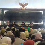 Bupati saat menerima perwakilan BPK RI di Pendopo Lumajang.