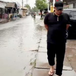 Ali Kuncoro sedang memantau langsung genangan dan saluran air di sejumlah titik di Kota Mojokerto