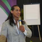 Ade Rai saat memberi pemaparan