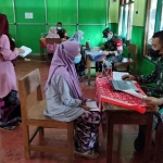 Vaksinasi Covid-19 di Ponpes Sunan Bejagung Kidul Kecamatan Semanding, Jumat (20/8/2021). (foto: ist)