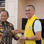 H. Moch. Anton atau yang akrab disapa Abah Anton, bersama Sekjen Partai Golkar, Sumarji.