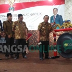 Bupati Blitar membuka rapat koordinasi kebijakan adminduk. foto: AKINA/ BANGSAONLINE