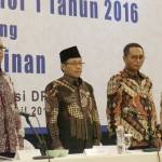Drs. H Sutiaji, Wawali Kota Malang, bersama Wakil Ketua Banleg DPR RI Totok Daryanto,SE, ketika mensosialisasikan UU No.1 tahun 2016, di Malang. 