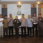 Kapolres Kediri Kota AKBP Anggi Saputra Ibrahim dan Kepala Kejaksaan Negeri Kabupaten Kediri Dr. Ismaya Hera Wardanie bersama jajarannya. (Ist). 