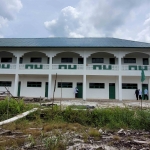 Inilah gedung dua lantai yang dibangun untuk asrama calon santri dan ruang ajar mengajar pondok pesantren di kampung NU di Humbang Raya Kabupaten Kapuas Kalimantan Tengah. Foto: MMA/bangsaonline