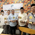 Forkom Jurnalis Nahdliyin saat mengumumkan 12 Tokoh Muda Nahdliyin Inspiratif Jawa Timur 2022. Foto: Ist