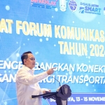 Pj Gubernur Jatim, Adhy Karyono saat membuka Rapat Forum Komunikasi Perhubungan 2024