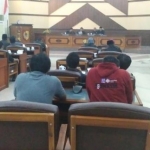 Suasana rapat paripurna agenda interpelasi terhadap Bupati Faida yang digelar DPRD Jember. foto: detik.com