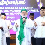 Gubernur Khofifah saat menerima silaturahmi Maulana Assayyid Assyarif Syeikh Prof. Dr. Muhammad Fadhil Al-Jilani Al-Hasani di Gedung Negara Grahadi.
