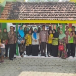 Rombongan Pemkab Sidoarjo saat berkunjung ke TK Tunas Rimba YTRP KPH Jatirogo.
