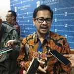 Kepala Kepala Dispendik Kota Surabaya, Ikhsan saat jumpa pers di Kantor Bagian Humas Pemkot Surabaya, Jumat (14/6). foto: YUDI ARIANTO/ BANGSAONLINE