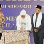 Gubernur Jawa Timur, Khofifah Indar Parawansa, saat meresmikan Asrama Ponpes Al Fattah Sidoarjo.