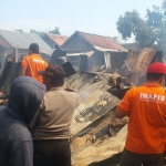Tim Labfor datang ke lokasi kebakaran di Pasar Tanah Merah untuk mencari penyebab kebakaran.