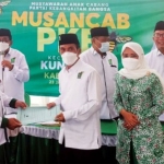 Ketua DPC PKB Kabupaten Kediri Sentot Djamaluddin didampingi oleh Wakil Bupati Kediri Dewi Mariya Ulfa saat menerima laporan musancab dari kader PKB. foto: ist.