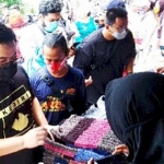 Calon Bupati Kediri Hanindhito Himawan Pramono saat blusukan di Pasar Sambi di Kecamatan Ringinrejo. foto: ist.