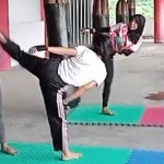 Para atlet kickboxing dari Kabupaten Mojokerto saat berlatih.