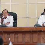 Asisten Pemerintahan dan Kesejahteraan Rakyat Pemkot Samarinda Tejo Sutarmoto (kiri) dan Kabag Pemerintahan Pemkot Kediri Paulus Luhur Budi Prasetya. (foto: ist)