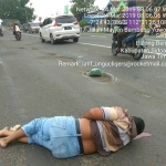 Korban kecelakaan lalu lintas di Desa Wonokupang. Sepanjang Minggu (24/3) pagi-siang kecelakaan bertubi-tubi terjadi di jalur maut tersebut.